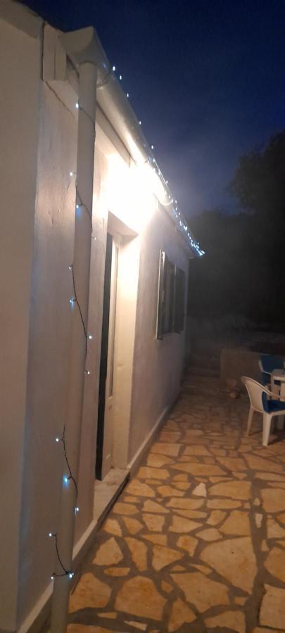 Lovely Studio In Strinilas With Its Own Pool Экстерьер фото