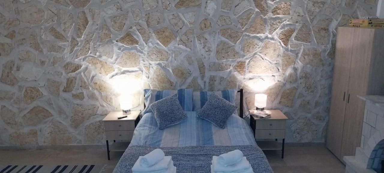 Lovely Studio In Strinilas With Its Own Pool Экстерьер фото